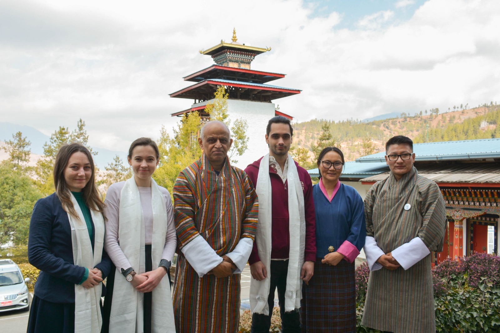 Welcoming New International Students on Campus for Spring 2025! - Photo 2